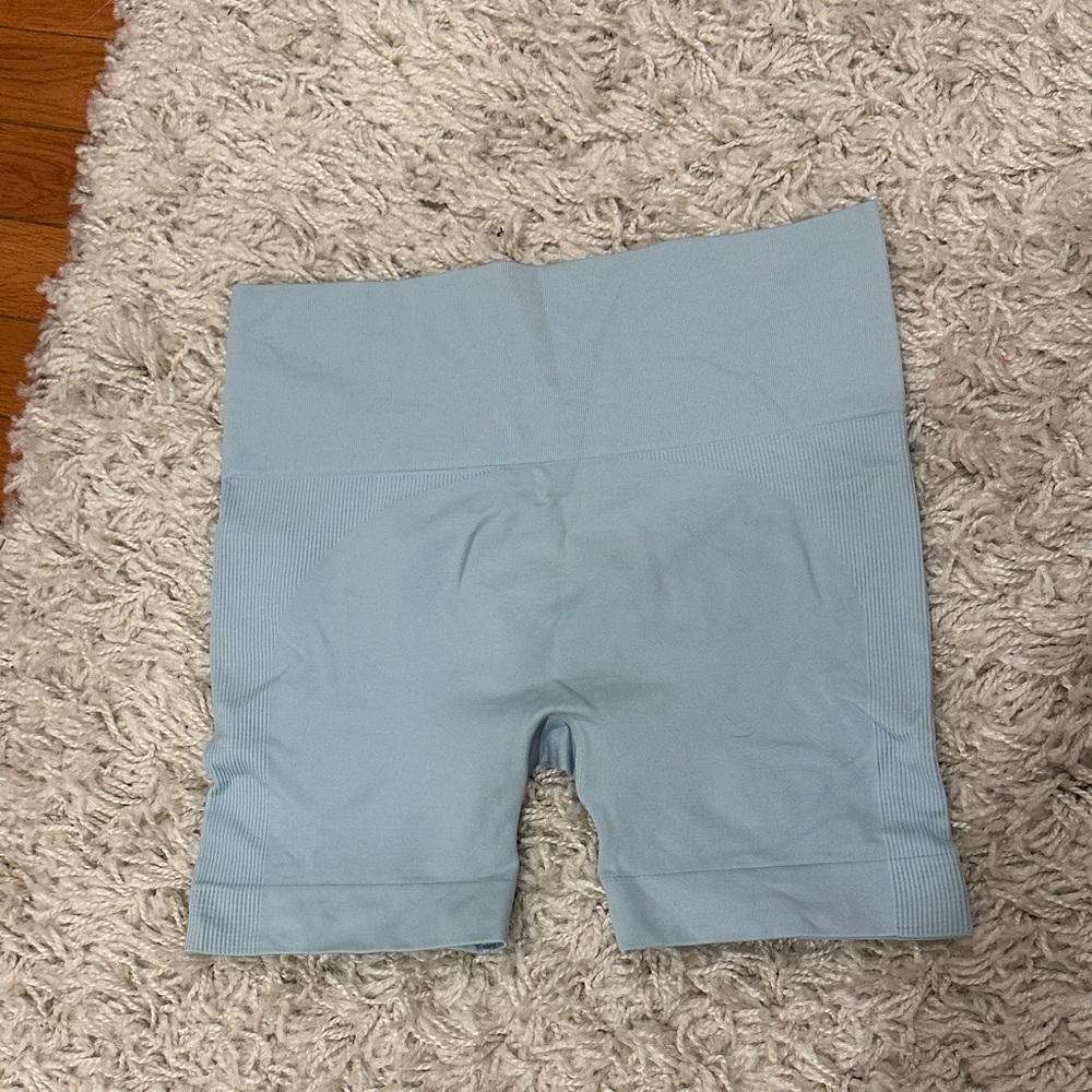 Set active blue workout biker shorts